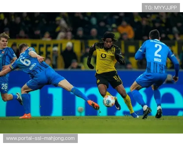 多特蒙德3-2险胜海登海姆,吉拉西破门助球队紧追榜首 多特蒙德3-2险胜海登海姆,吉拉西破门助球队紧追榜首