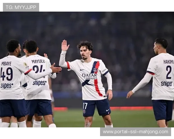 巴黎圣日耳曼2-1客胜斯特拉斯堡，豪取六连胜登顶